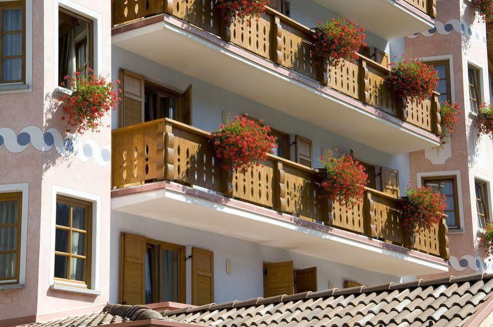 Hotel Sasso Rosso Commezzadura Εξωτερικό φωτογραφία